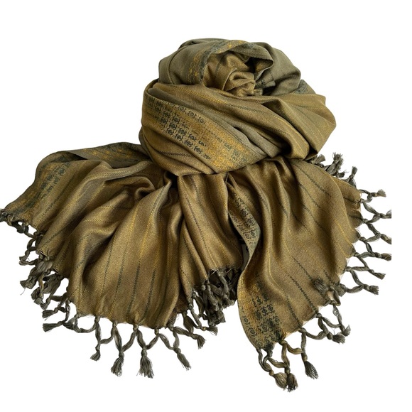 Aarong handmade shawl scarf made in Bangladesh New - Picture 1 of 13